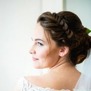 Прелестная невеста @alina_yakobchuck ??
.
Hairstylist: @uliya_hairstyles_kiev 
Makeup artist: @dasha_pecherna
.
Так приятно, когда невесты присылают фото ??! Я вас обожаю! Спасибо ещё раз! ??